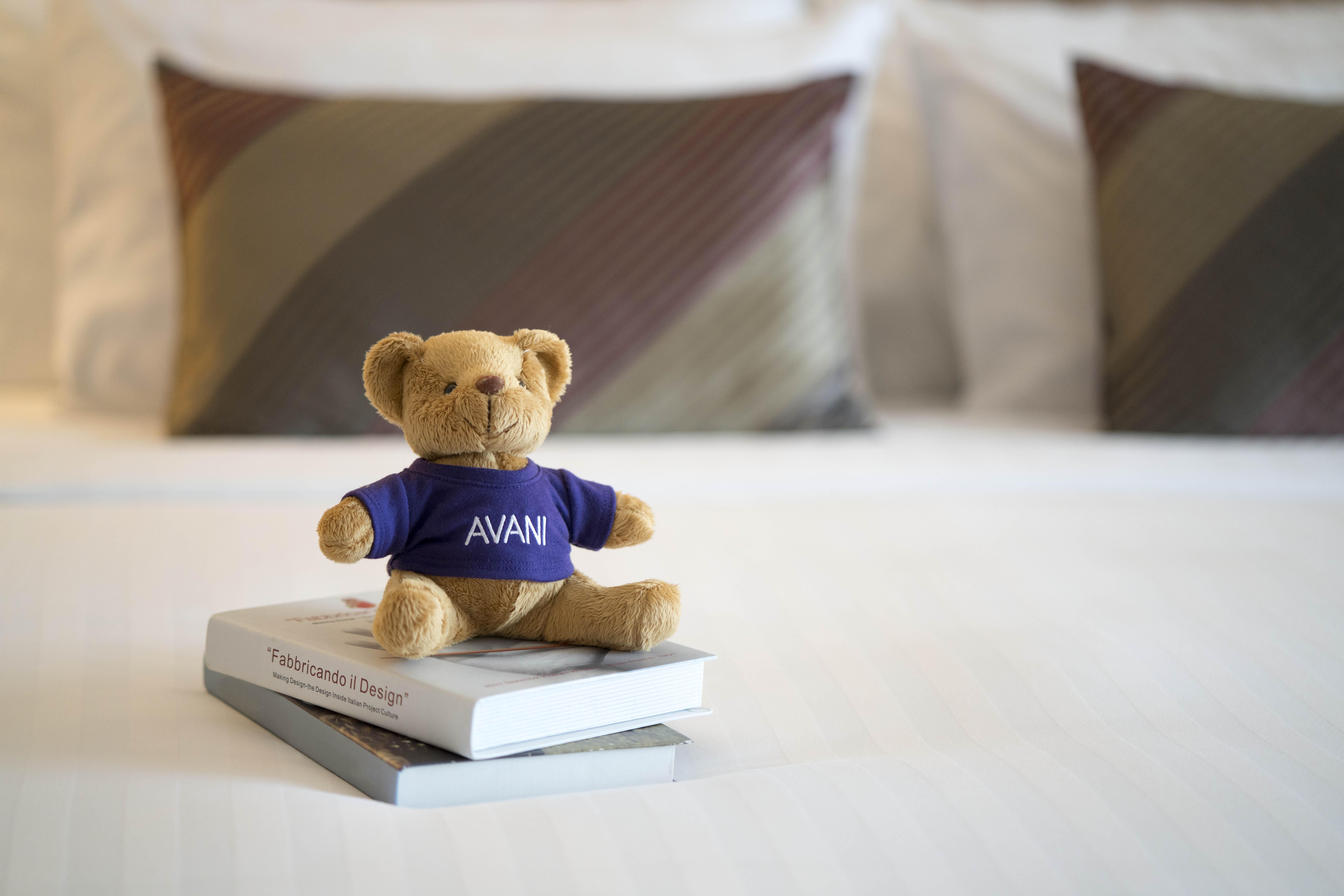 Grand Mercure Bangkok Atrium Exterior foto A teddy bear with the logo of the airline
