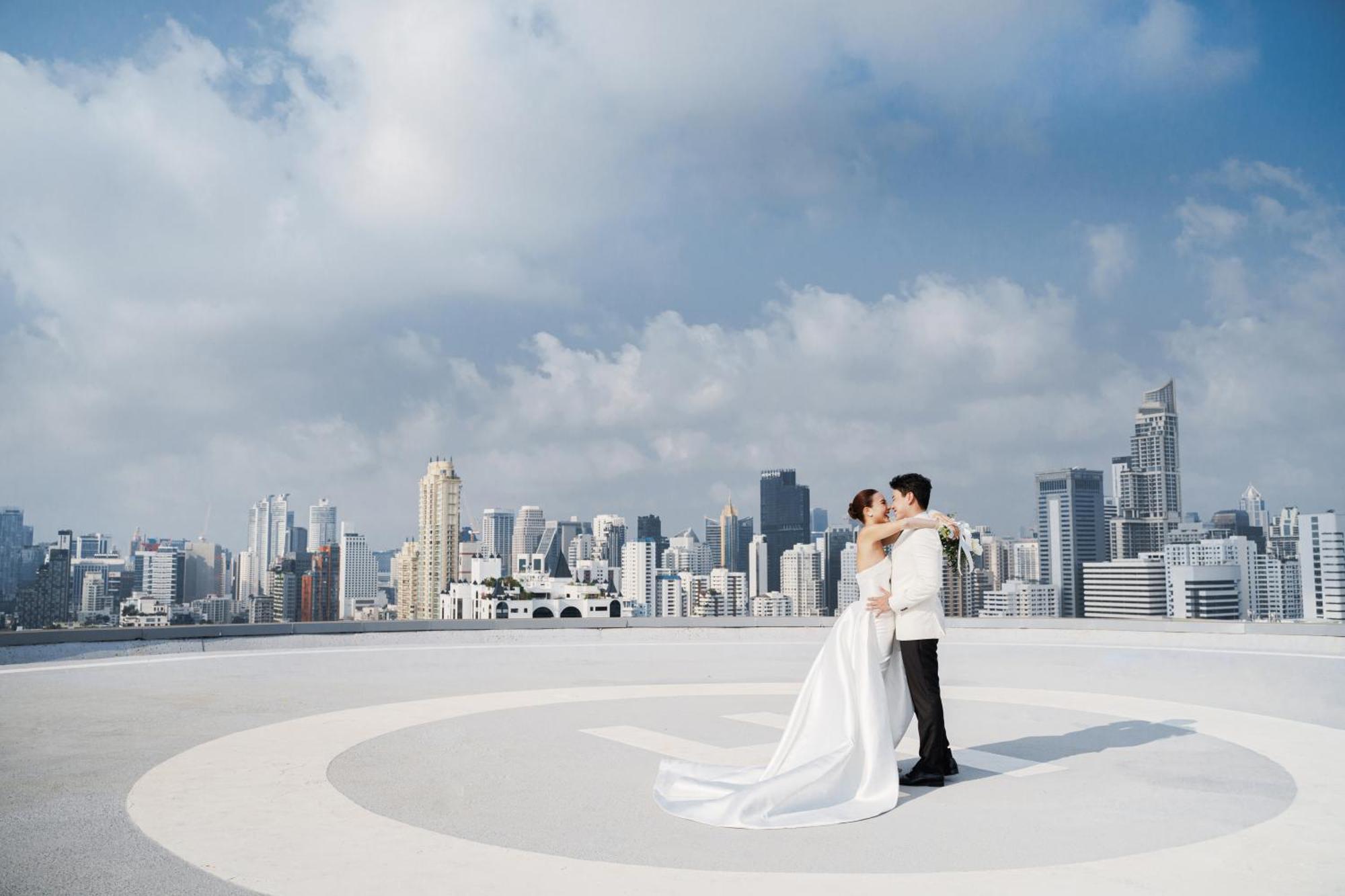 Grand Mercure Bangkok Atrium Exterior foto Wedding in Bangkok